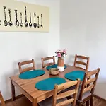 Ohmyhome - Park Mirowski Apartment