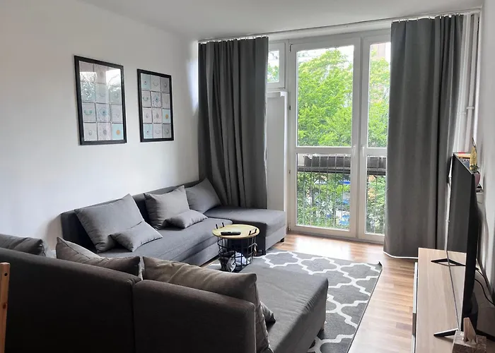 Ohmyhome - Park Mirowski Apartment